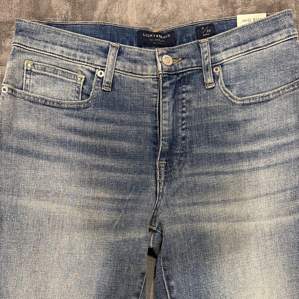 Lucky Brand Women's Skinny Jeans in Faded Blue